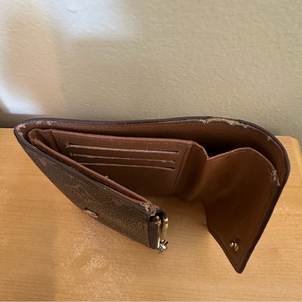Monogram wallet - Picture 7 of 9